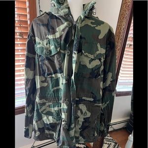 Camouflage wind breaker